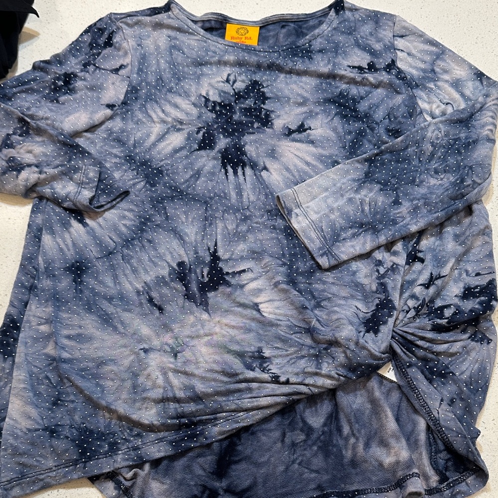 Ruby Rd. Navy Tie-Dye 3/4 Long Sleeve Top KNOT STYLE IN FRONT.